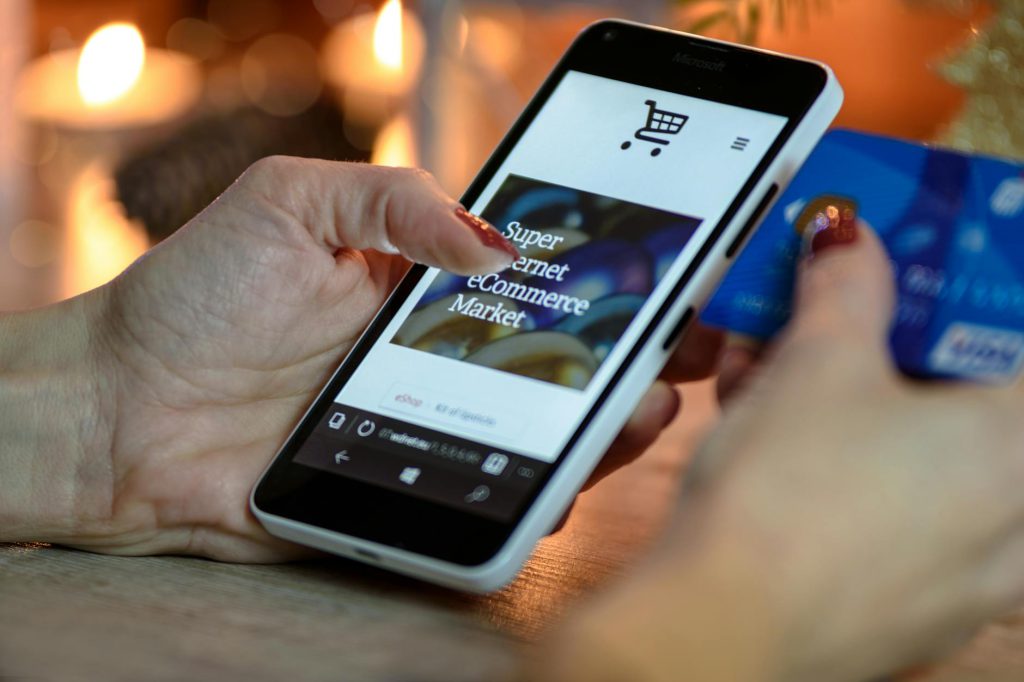 Porady: Prawne aspekty e-commerce i sprzedaży transgranicznej